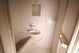 レオネクストミイソレイユの浴室|備品や設備仕様は号室等により異なります現地をご確認下さい。