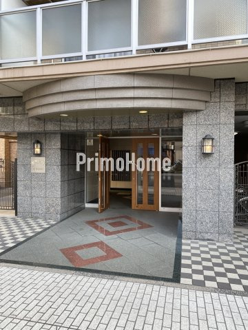 パークウェル神田イーストのエントランス