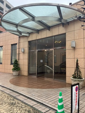 ラ・コルダ弦巻ガーデンコートのエントランス