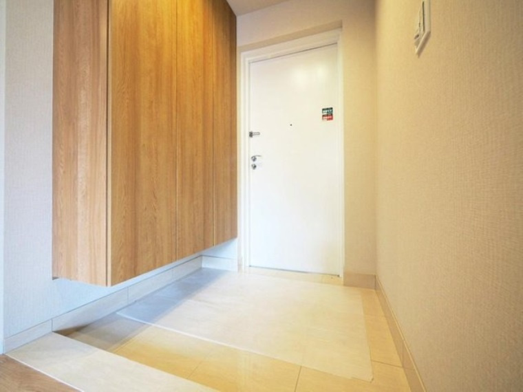 ラ・コルダ弦巻ガーデンコートの玄関