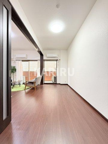 LaDouceur天満の居間・リビング