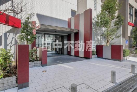 レジディアタワー中目黒のエントランス