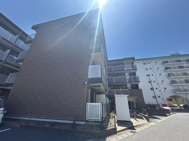 レオパレスクローバー