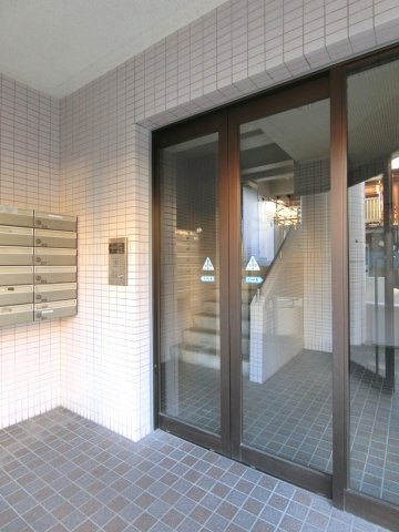 【エントランス】 | いづみマンション一ツ橋 | 安心のオートロック