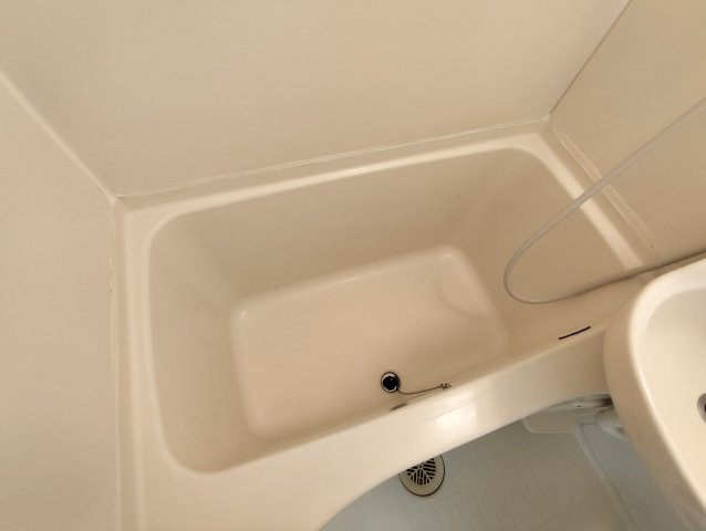 ハイム本一色の浴室