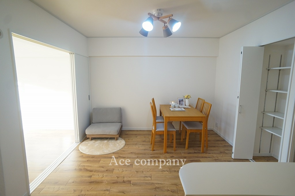 【居間・リビング】の画像