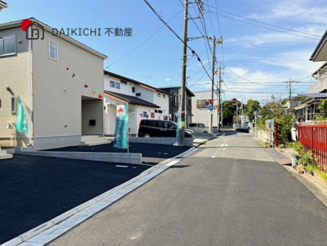 【前面道路含む現地写真】 | 行田市向町第2　CRADLE GARDEN　新築戸建　全2棟　1号棟