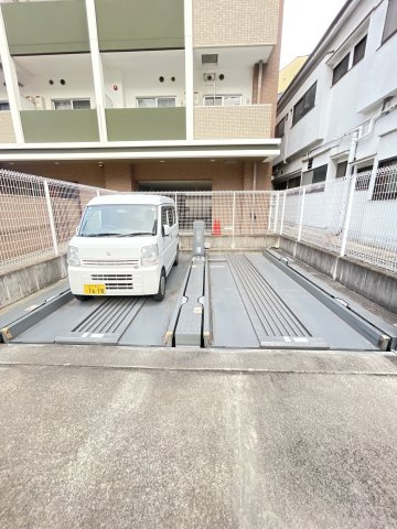 スワンズ新神戸ウィータの駐車場