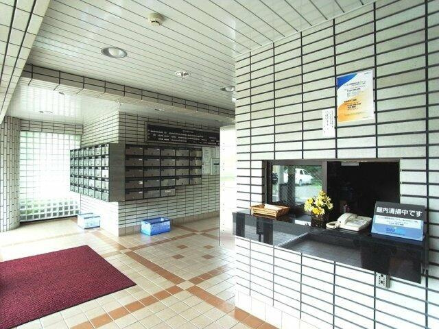 調布市国領町４丁目の賃貸マンションのロビー