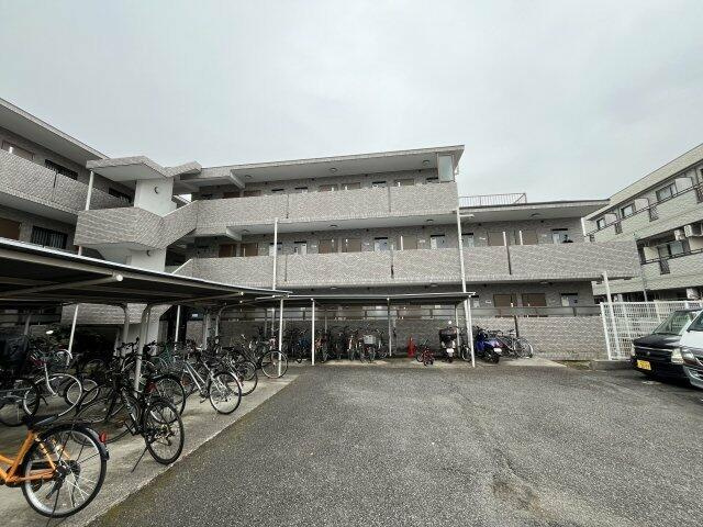 調布市国領町４丁目の賃貸マンションの駐車場