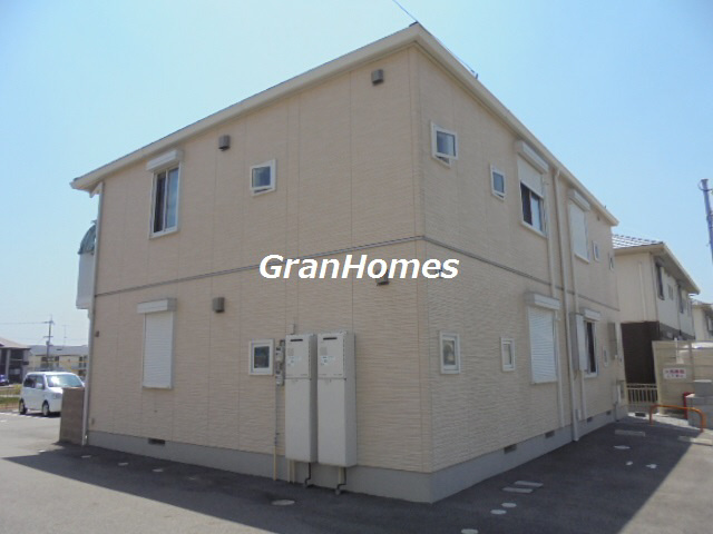 ベルクール加東A棟の外観