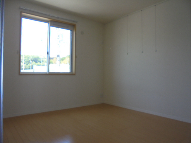 ベルクール加東A棟の洋室