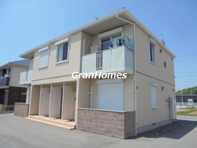 ベルクール加東A棟の外観