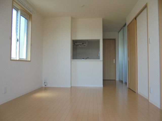 ベルクール加東A棟の居間・リビング