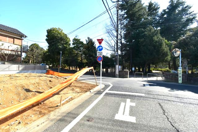 清水3丁目・売地の前面道路含む現地写真