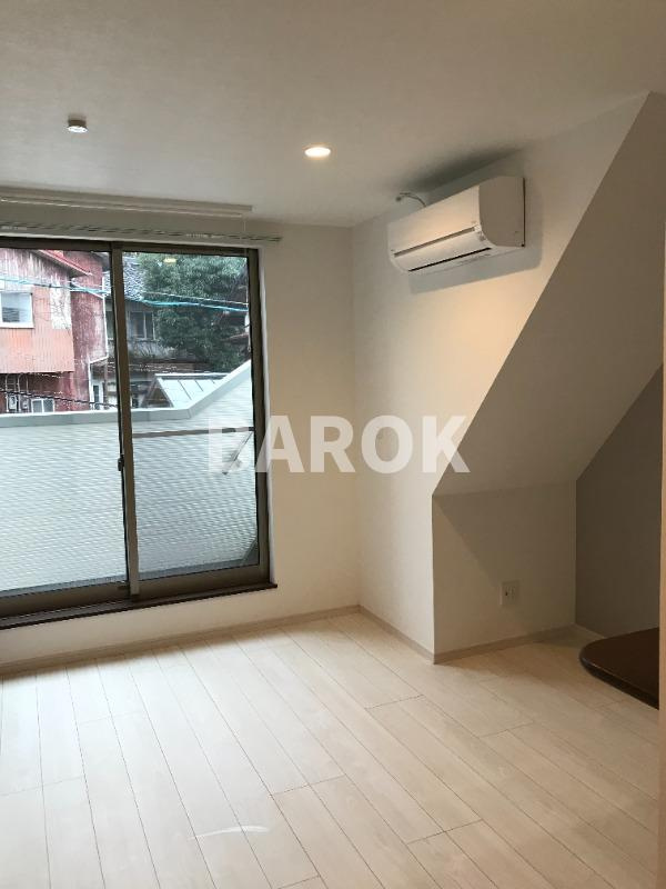 福岡市中央区谷２丁目のアパートの居間・リビング