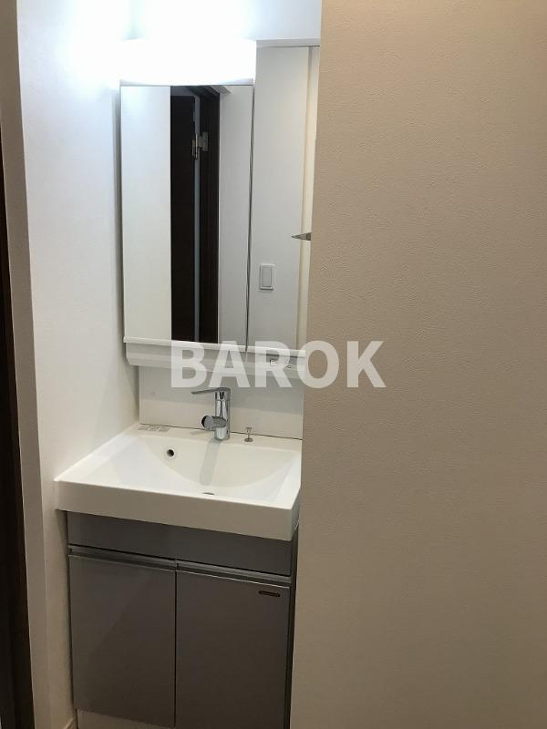 福岡市中央区谷２丁目のアパートの洗面所