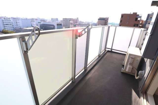 コンフォリア江坂のバルコニー