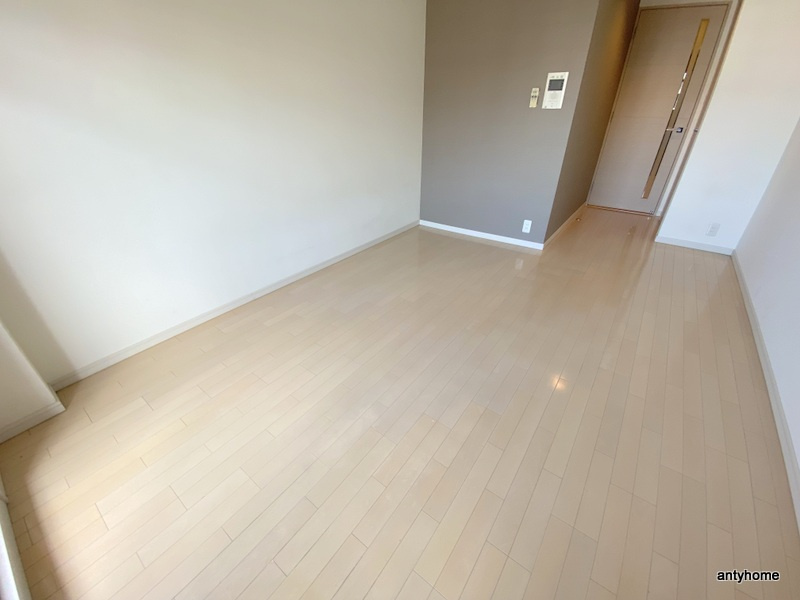 フォーチュニー大手前　仲介手数料無料の居間・リビング