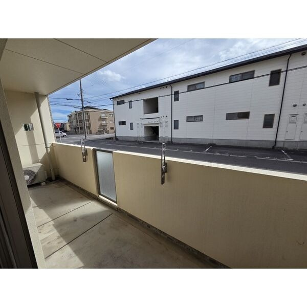 リューボヌールⅣのバルコニー|別室イメージ