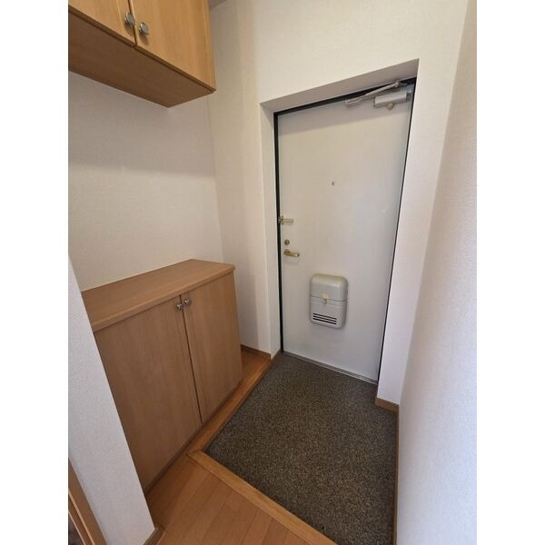 リューボヌールⅣの玄関|別室イメージ