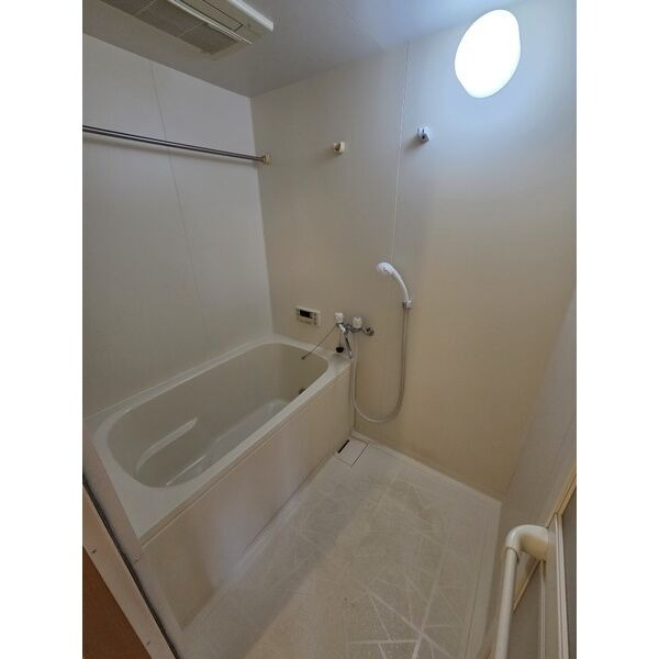 リューボヌールⅣの浴室|別室イメージ