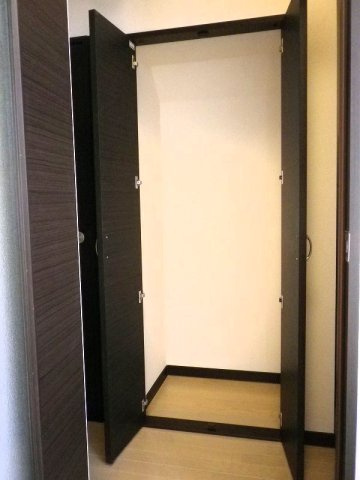 レオネクストカーサ　モルゲンの内装|明るい室内です