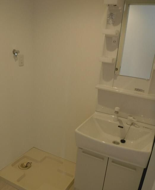 ＬＡＵＲＥＬ坂下の洗面所