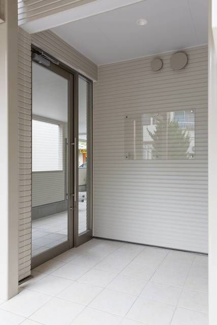 ＬＡＵＲＥＬ坂下のエントランス