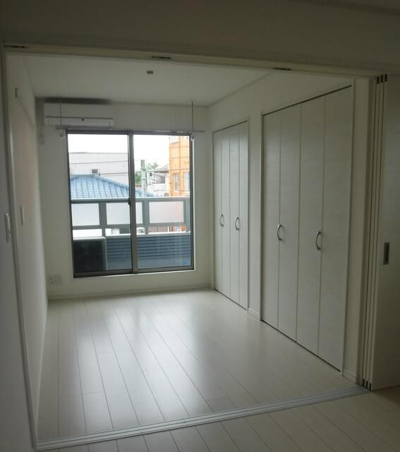 ＬＡＵＲＥＬ坂下の居間・リビング