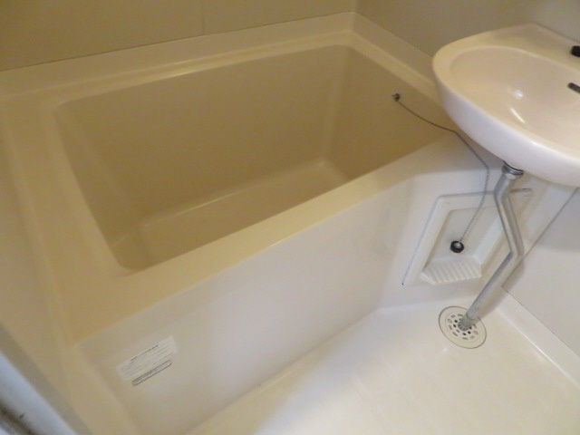 加東市山国のハイツの浴室