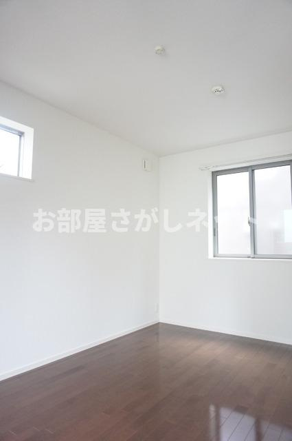 新宿区戸山１丁目のマンションの居間・リビング