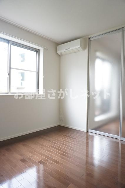 新宿区戸山１丁目のマンションの居間・リビング