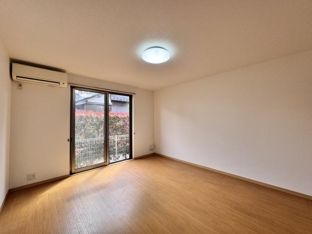 ベルリードミキの洋室|広々洋室　9帖　同タイプ参考写真