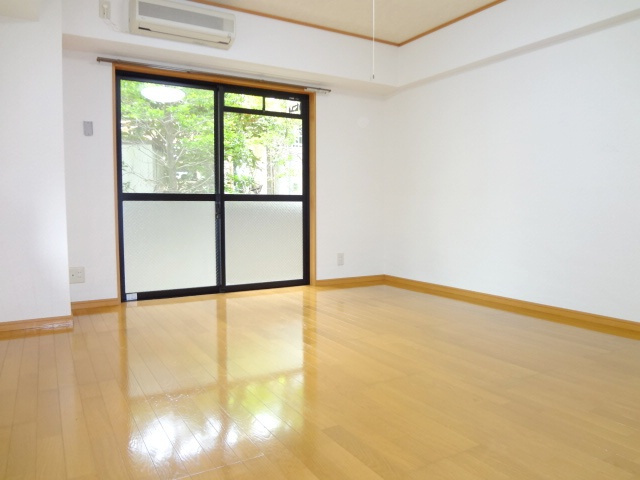グリーン花水木【キャッシュバック対象物件】の洋室|個人の部屋や寝室として使える洋室です