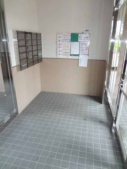 グリーン花水木【キャッシュバック対象物件】のエントランス|清潔なエントランスです