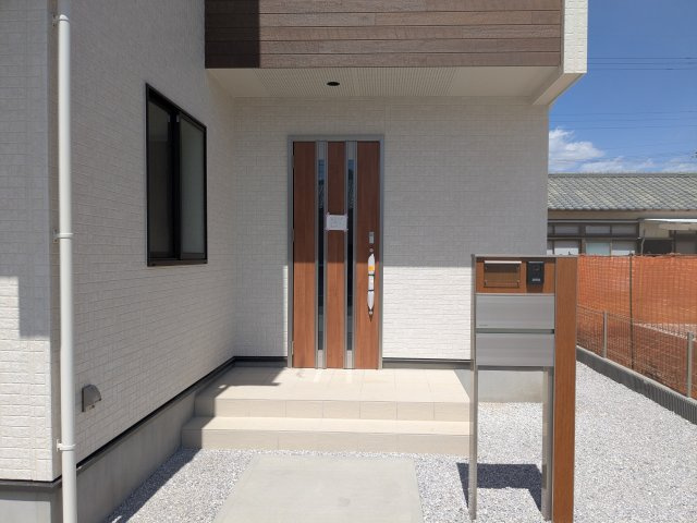新築戸建　吉井町長根2期の玄関