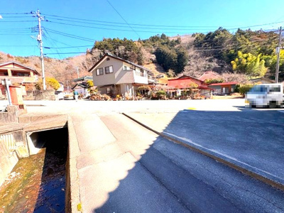 【前面道路含む現地写真】 | 西八代郡市川三郷町山保　工場・倉付き戸建