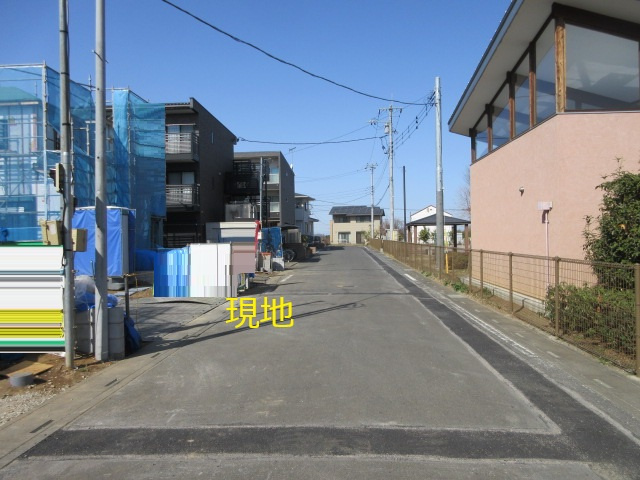 【仲介手数料無料】新築戸建　東松山市高坂2-27-1の前面道路含む現地写真
