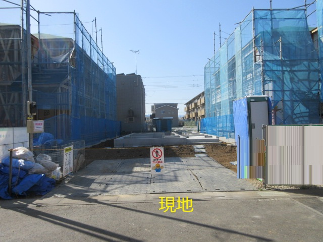 【仲介手数料無料】新築戸建　東松山市高坂2-27-1の前面道路含む現地写真