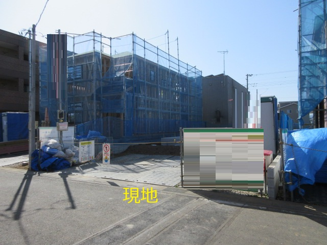 【仲介手数料無料】新築戸建　東松山市高坂2-27-1の前面道路含む現地写真