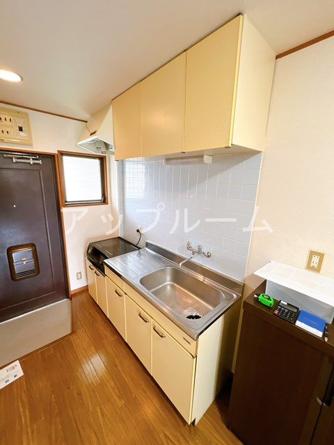 春日井市大留町２丁目のアパートのキッチン