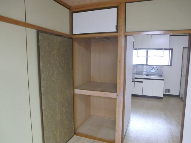 ハイム高城の収納|キッチン上部の収納。