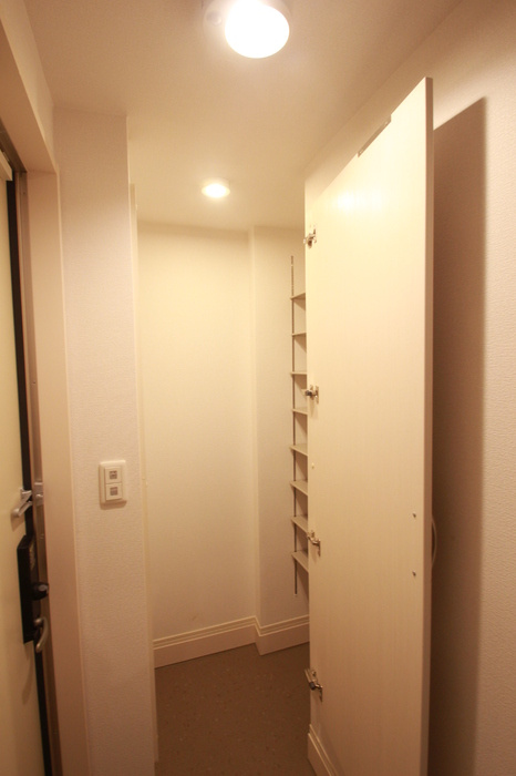 ディーウエストイズムの玄関