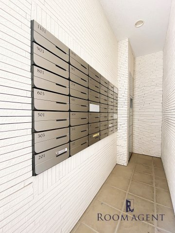 アビタシオン今池パルクのエントランス