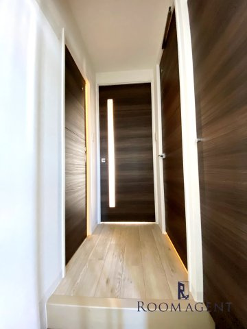 アビタシオン今池パルクの玄関