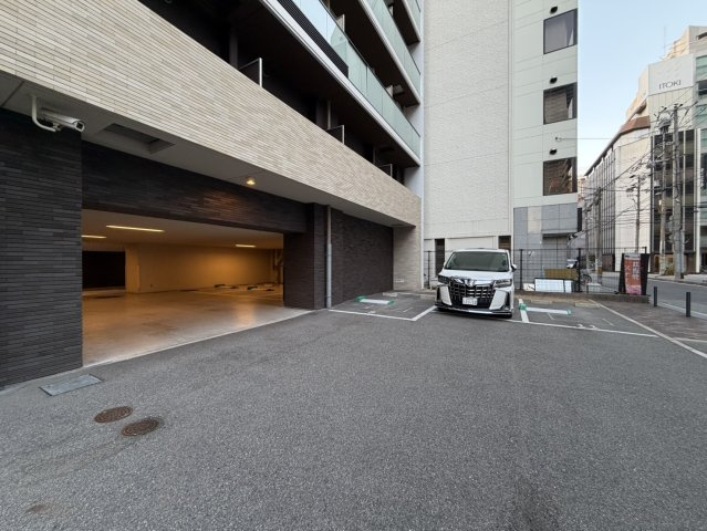 スプランディッド淀屋橋DUEの駐車場