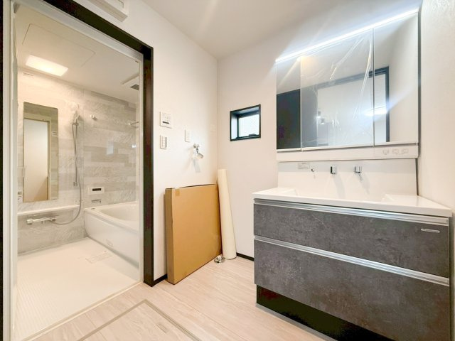 新築分譲住宅　保土ヶ谷・鎌谷町の独立洗面台|使いやすい独立洗面台です