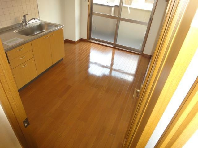 グランシャリオ氷上２番館の内装|ダイニングキッチンについているテラスです◇