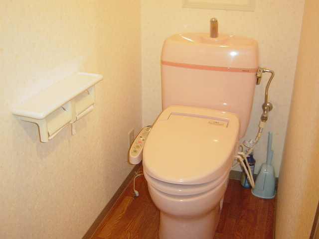 グランシャリオ氷上２番館のトイレ|便利なシャワー付きトイレです◎